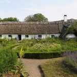 Gamlegård, Östarp. På sommaren. Foto: Viveca Ohlsson/Kulturen