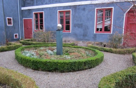Thomanderska trädgården i vårskrud