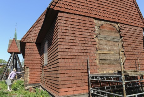 Byggnadsarkeologiska undersökningar av Bosebo kyrka. Foto: Viveca Ohlsson/Kulturen