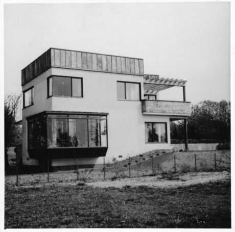 Mogensens Villa på Johan Banérsgatan i Helsingborg. Burspråket och betongpelaren går igen på Nordenstedtska huset. Foto: Arkitekturmuseet