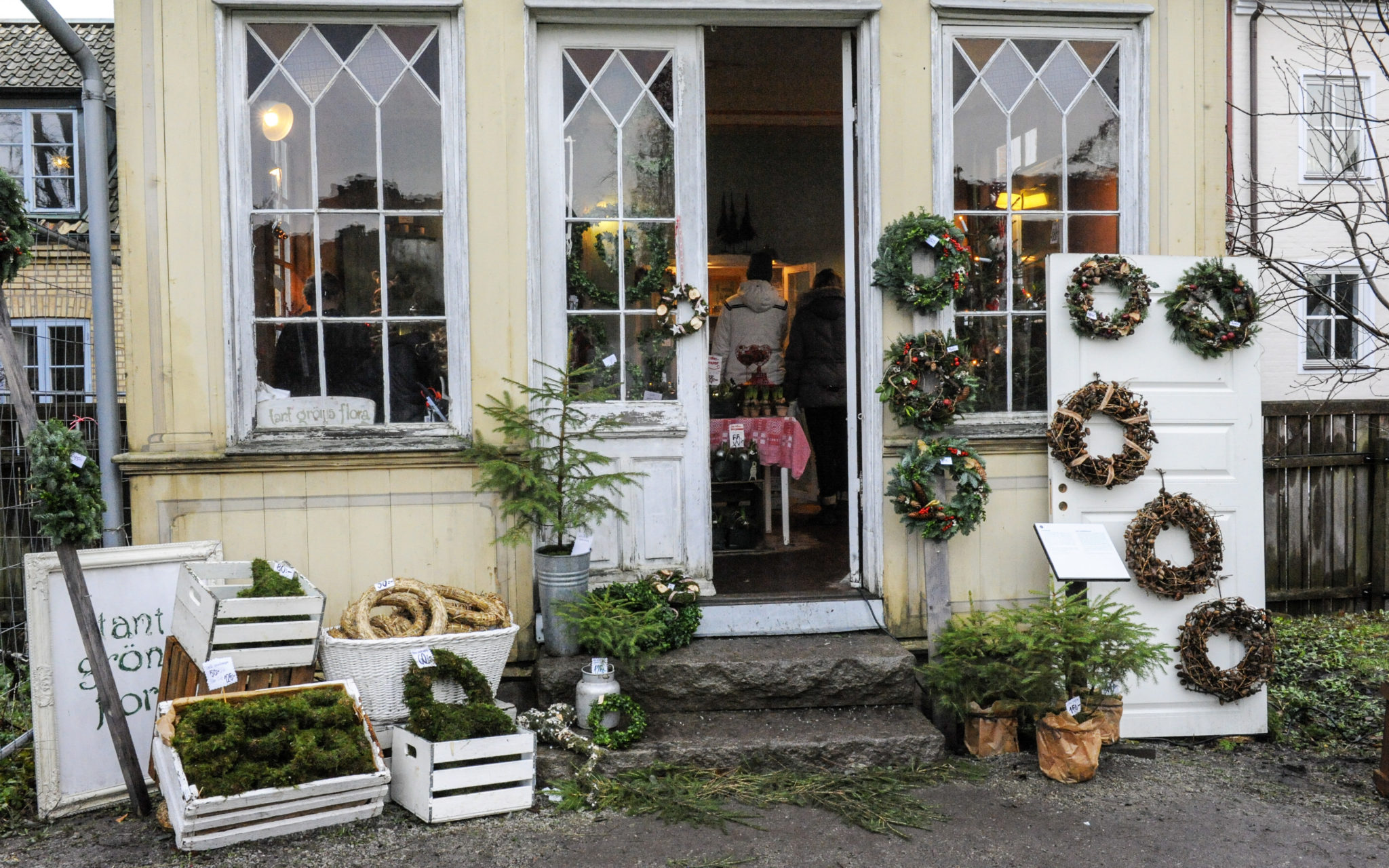 Under Julstöket blir Lusthuset en tillfällig butik för Tant Gröns Flora.
