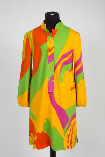 94686 Långärmad skjortklänning i yllejersey. Tillverkad av MMT AB 1967