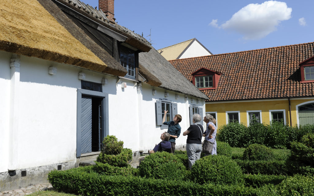 Visning i friluftsmuseet.