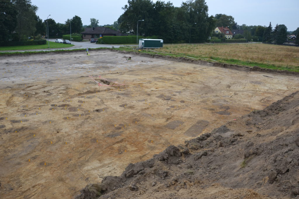 Översikt över undersökningsområdet i Revinge. Under matjorden framträder nedgrävningar i undergrunden