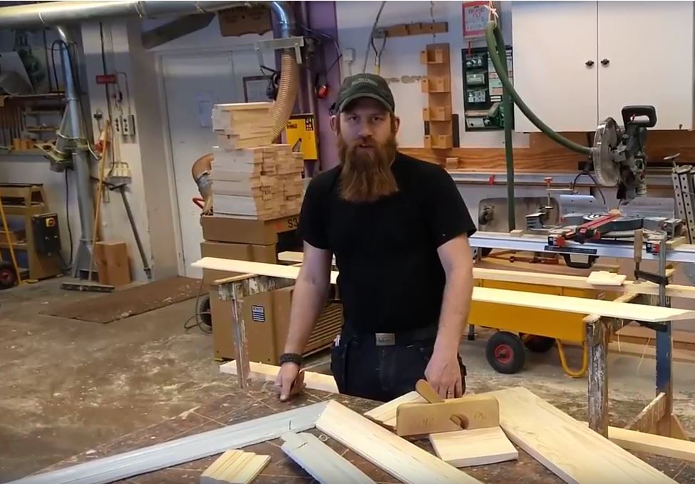 Timmerman Olof Andersson i snickeriverkstan på Kulturen i Lund.