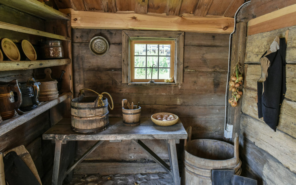 The combined kitchen and entrance in The Onsjö Cottage. Photo: Viveca Ohlsson, Kulturen