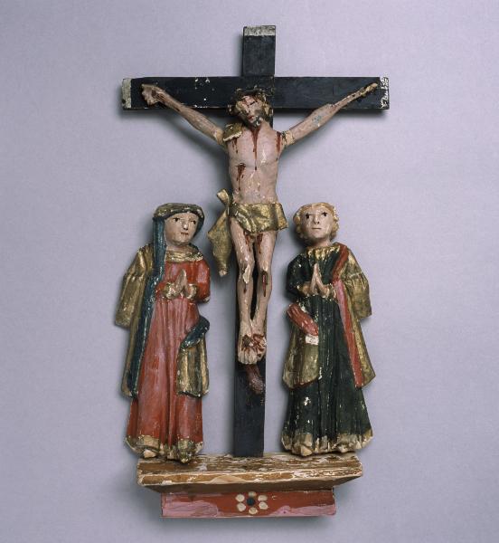 Träskulptur föreställande Jesus på korset, av Erika Jonn. Ur Kulturens samlingar, KM 57104