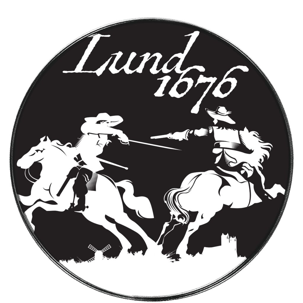 En cirkel med en illustration med två 1600-talssoldater till häst och texten "Lund 1676,.